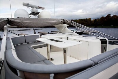 Яхта Galeon 640