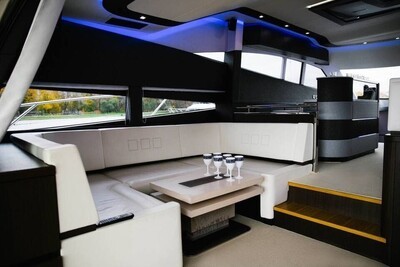Яхта Galeon 640
