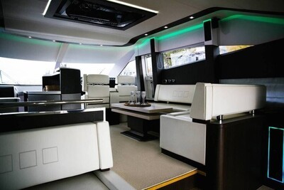 Яхта Galeon 640