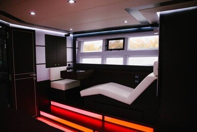 Яхта Galeon 640