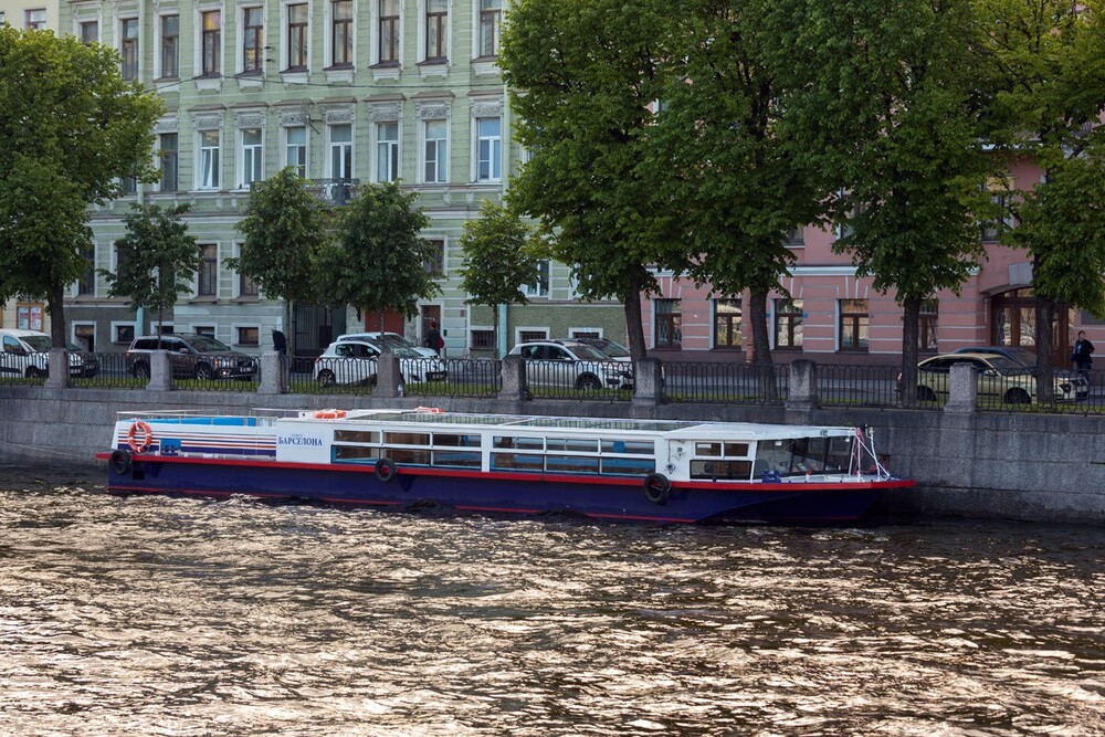 Теплоход Барселона