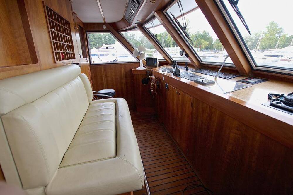Яхта Benetti 92