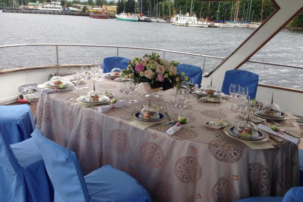 Яхта Benetti 92
