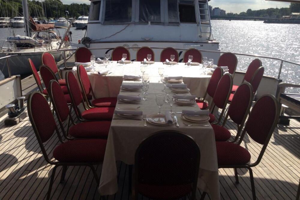 Яхта Benetti 92