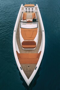 Яхта Морошка