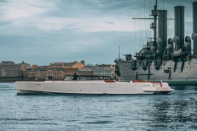 Яхта Морошка