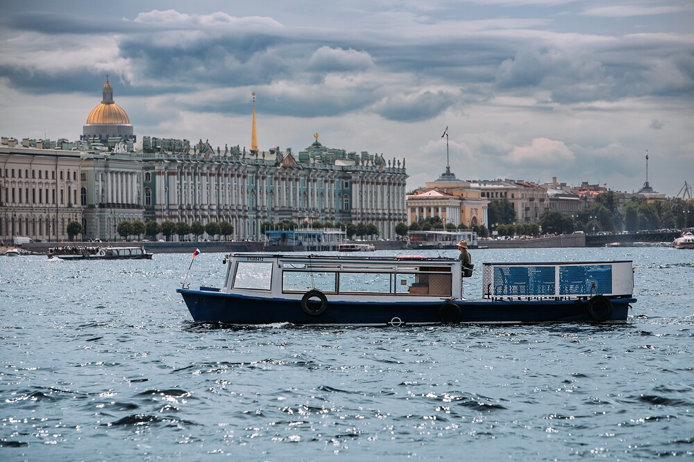 Теплоход Ижора