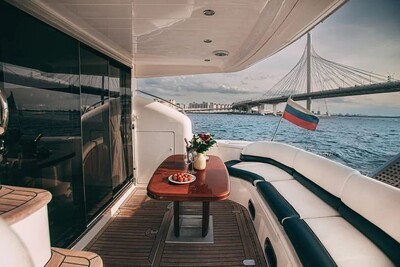 Яхта Princess 50