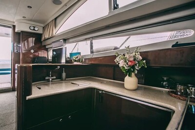 Яхта Princess 50