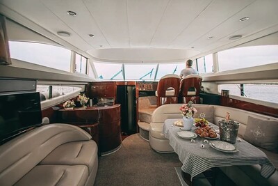 Яхта Princess 50