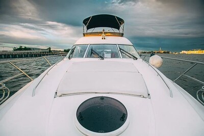 Яхта Princess 50