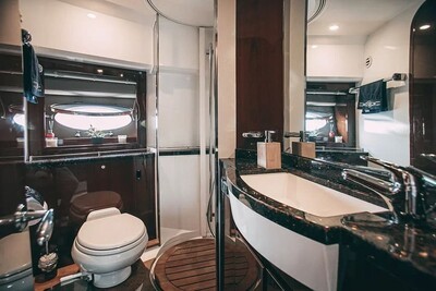 Яхта Princess 58