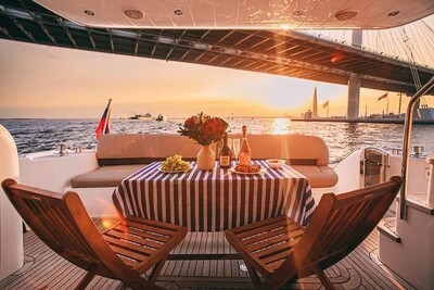 Яхта Princess 58